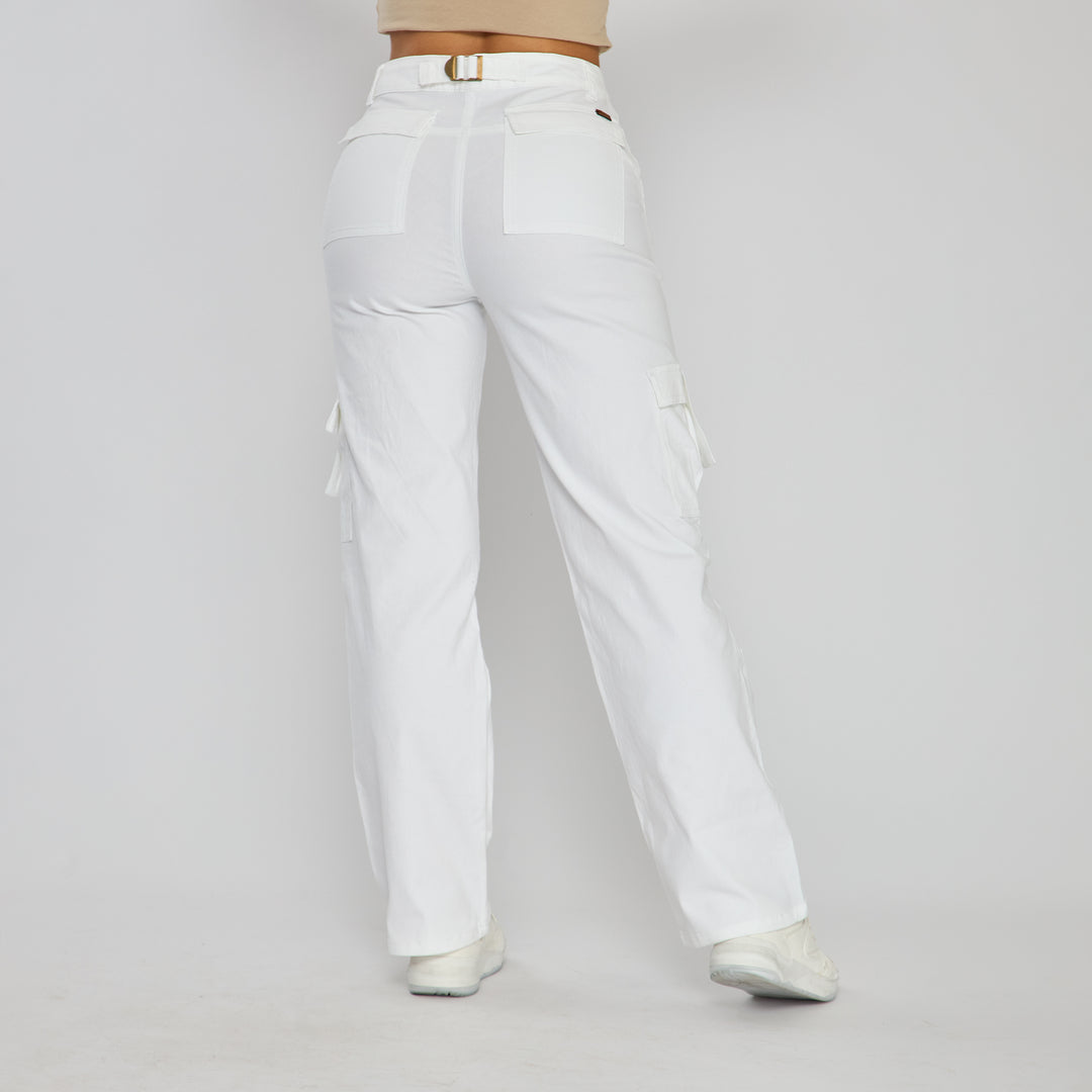 REF: 552578 Pantalón cargo bota recta tiro alto en denim stretch, color blanco