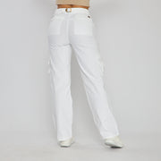 REF: 552578 Pantalón cargo bota recta tiro alto en denim stretch, color blanco