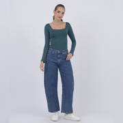 REF: 552890 Jean dama Barrel Straight rígido con detalle de costuras, color Azul medio