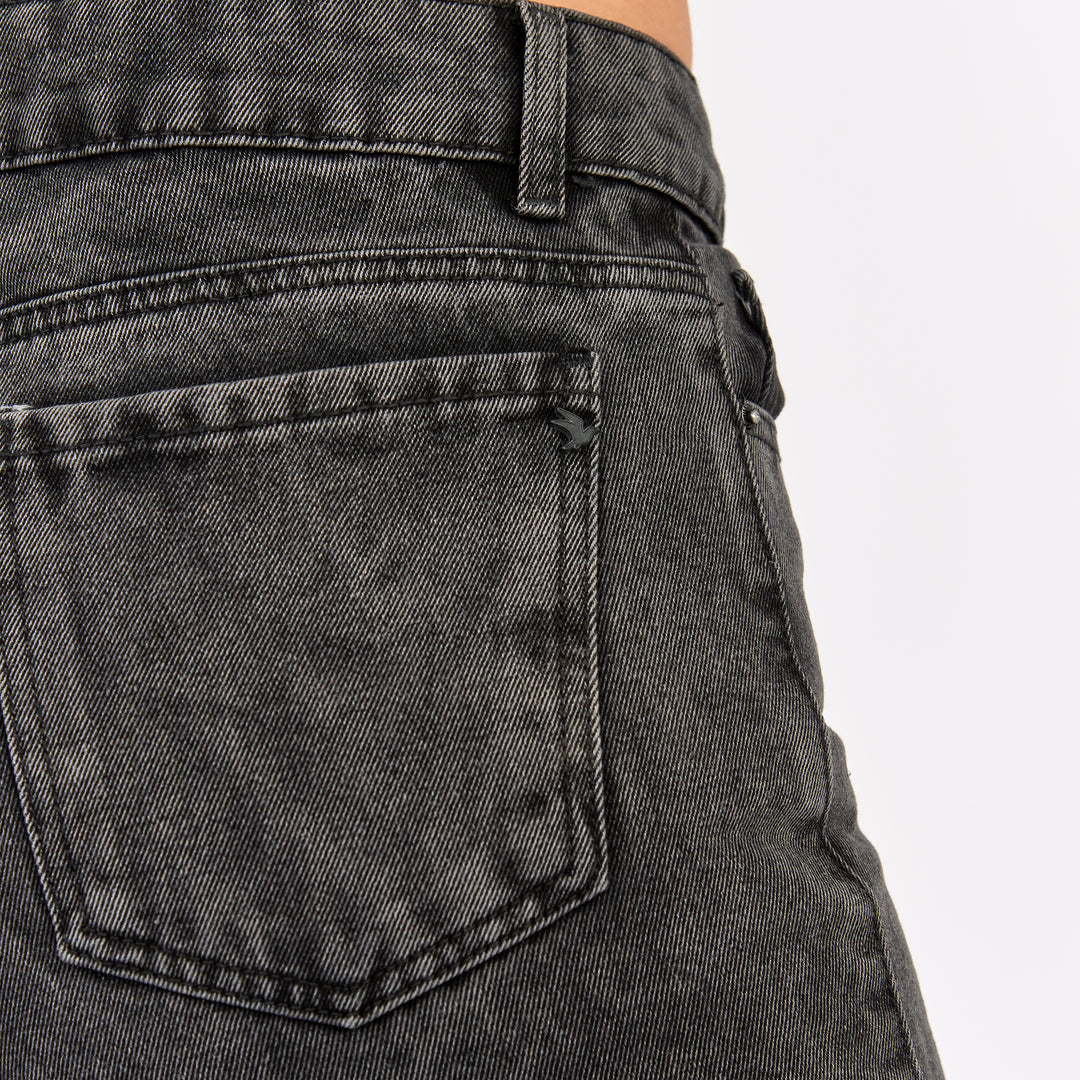 Ref: 556209 Short bermuda tiro alto en denim rígido, color gris oscuro 100% algodón