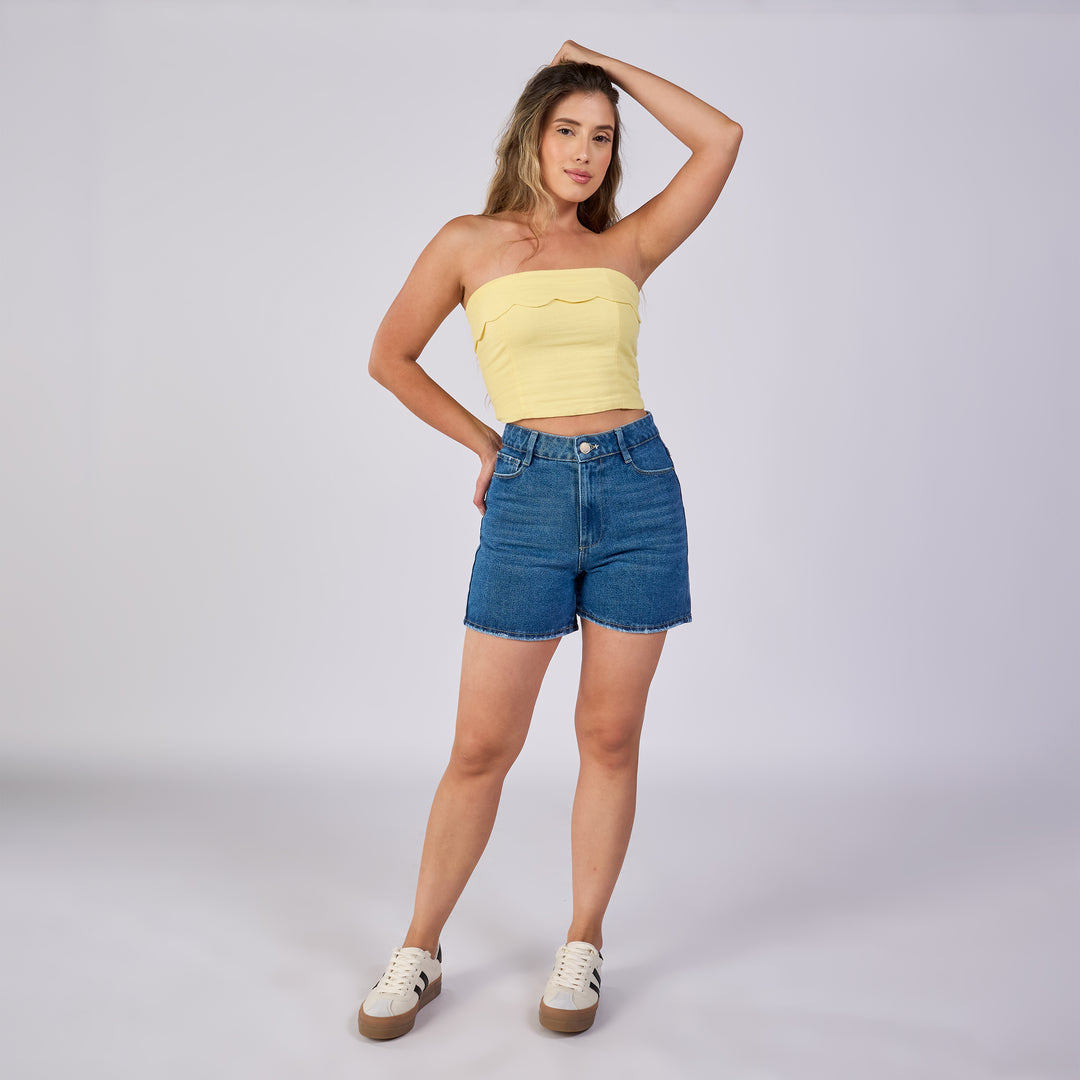 REF: 556236 Short largo rígido de tiro medio en denim, color azul medio