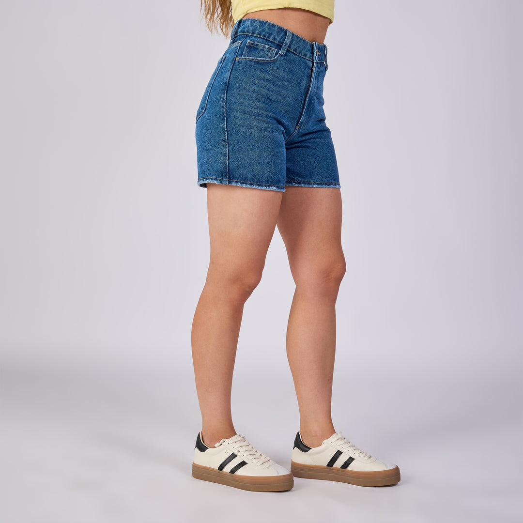 REF: 556236 Short largo rígido de tiro medio en denim, color azul medio