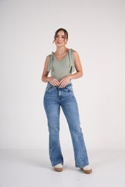 Ref: 552816 Jean dama flare tiro medio licrado, color Azul medio