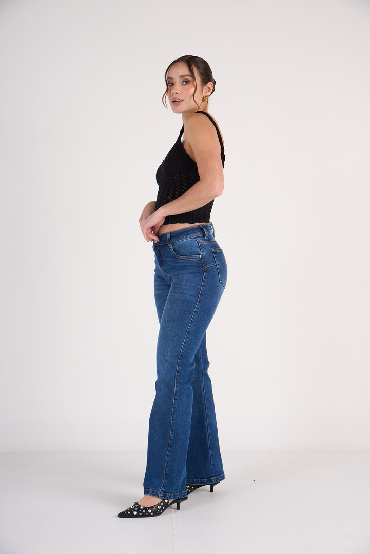 Ref: 552839 Jean dama flare tiro medio licrado, color Azul oscuro